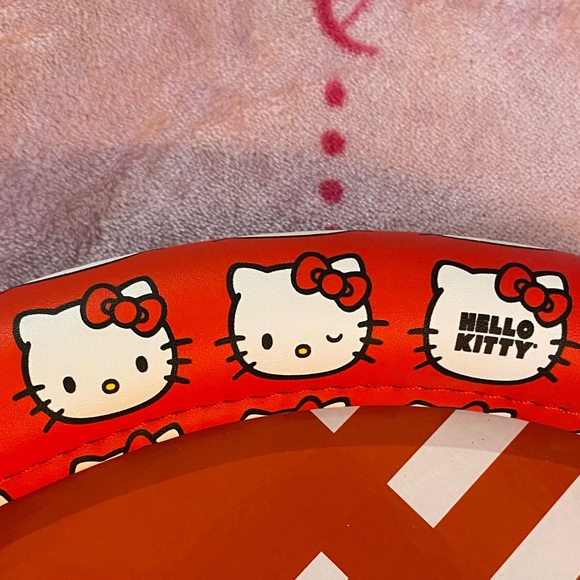 Hello Kitty Red and White Steering Wheel Cover - Picture 4 of 4